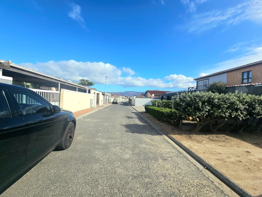 3 Bedroom Property for Sale in Seawinds Western Cape